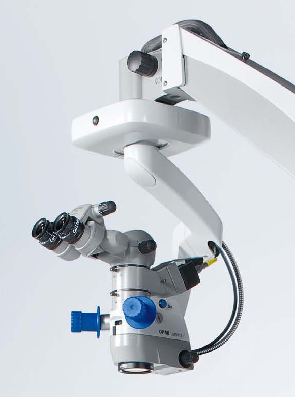 ZEISS OPMI Lumera i surgical microscope